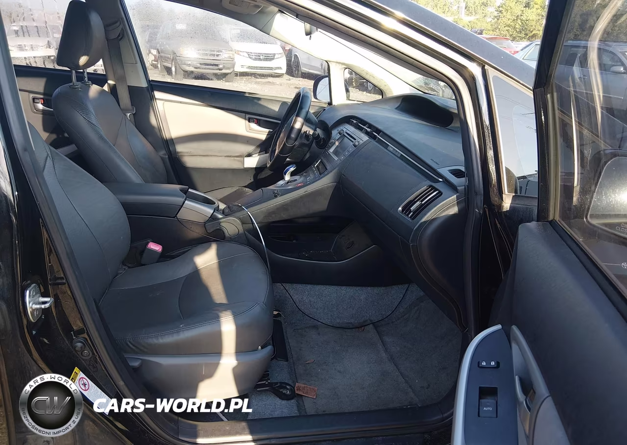 2013 Toyota Prius Three VIN:JTDKN3DU9D5589034 - 5