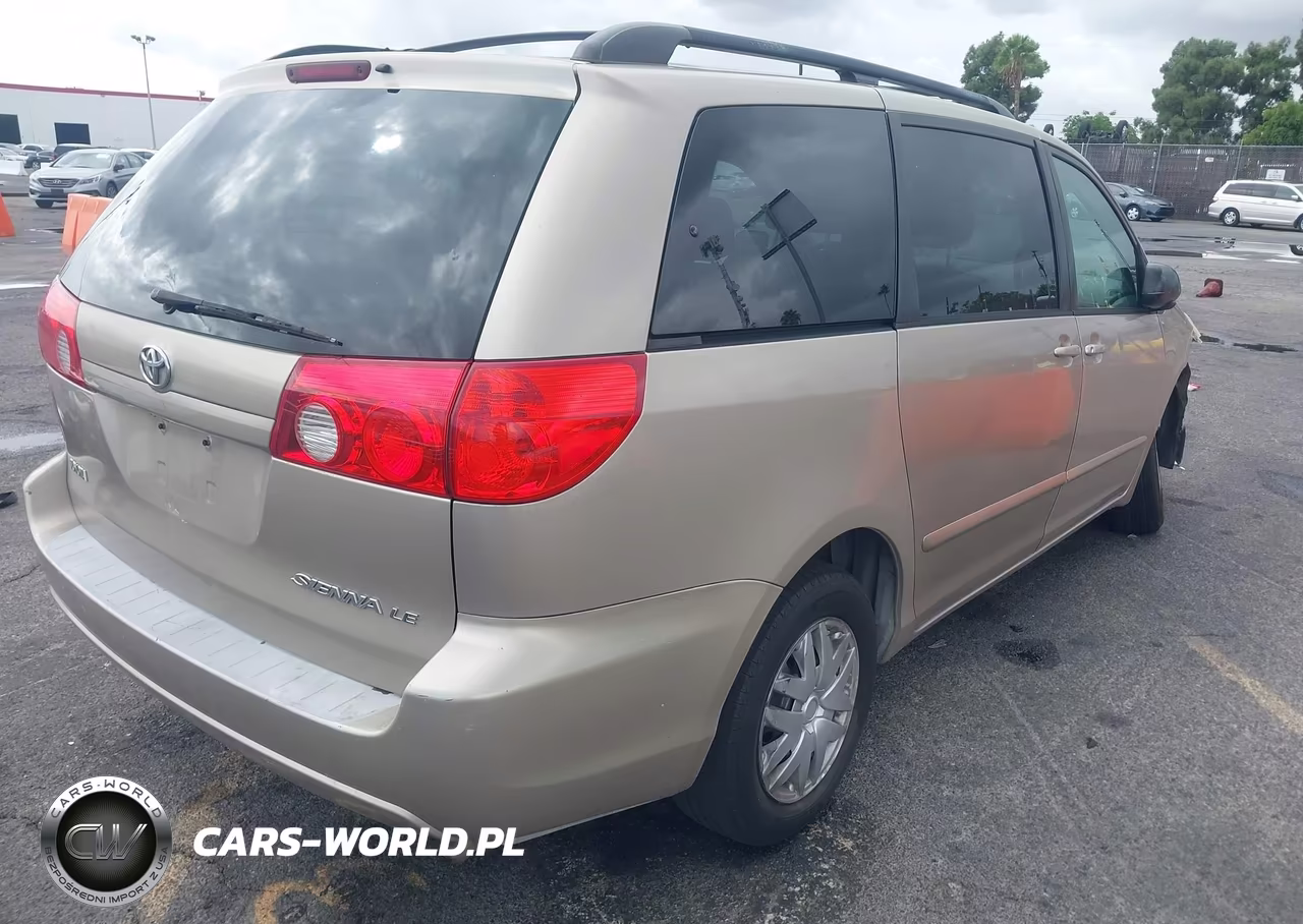 2010 Toyota Sienna Le VIN:5TDKK4CC7AS320107 - 4