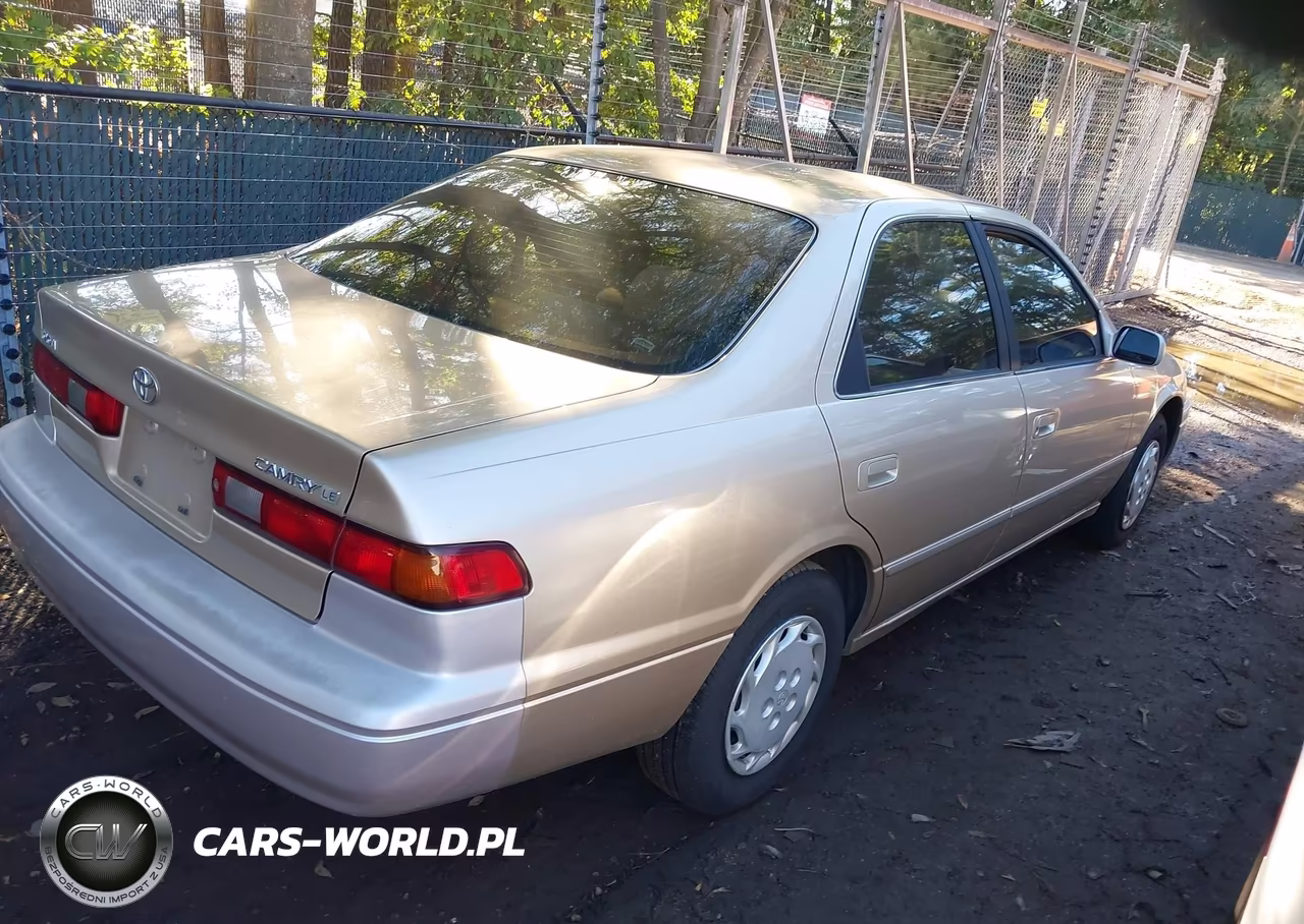 1998 Toyota Camry Le VIN:JT2BG22K1W0141286 - 4