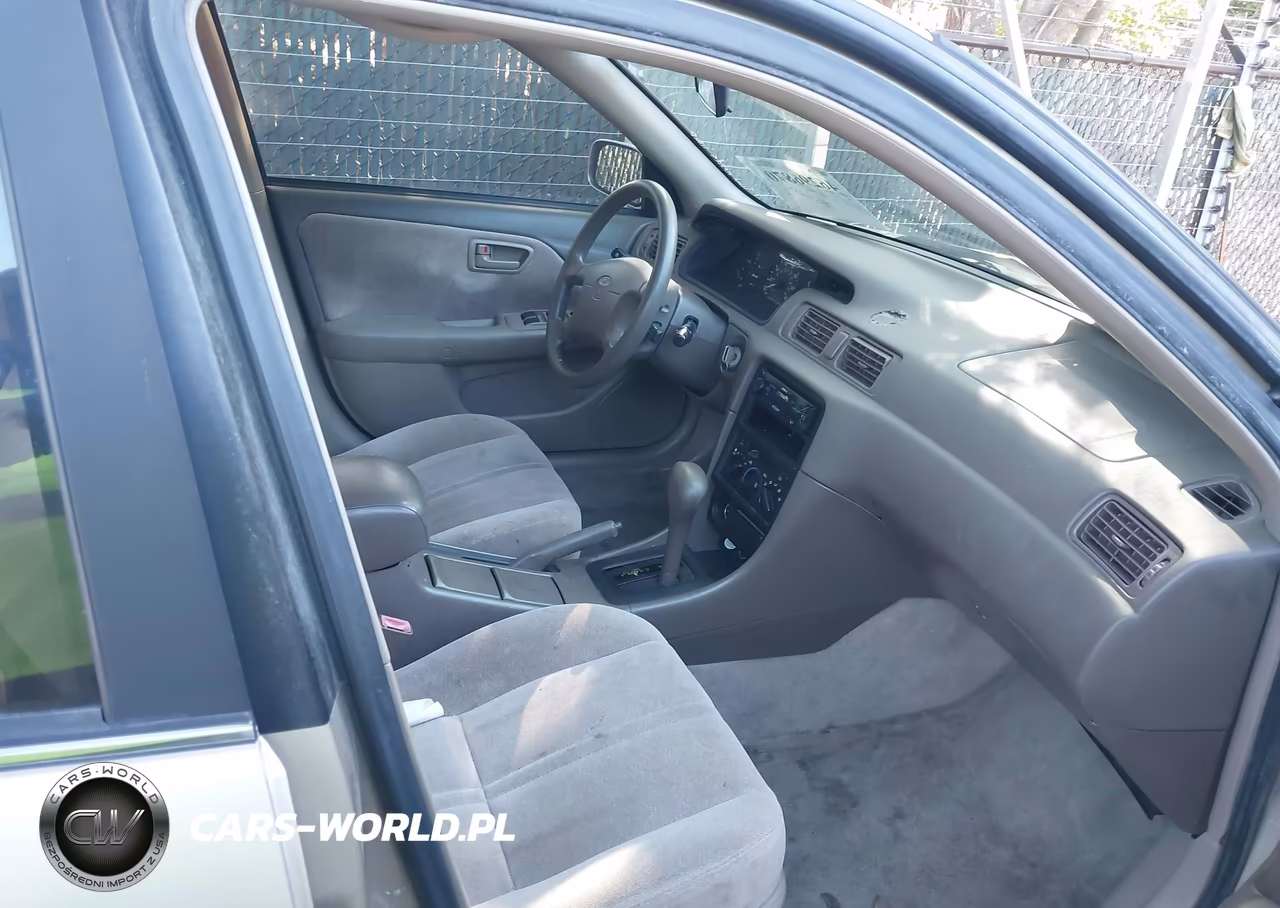 1998 Toyota Camry Le VIN:JT2BG22K1W0141286 - 5