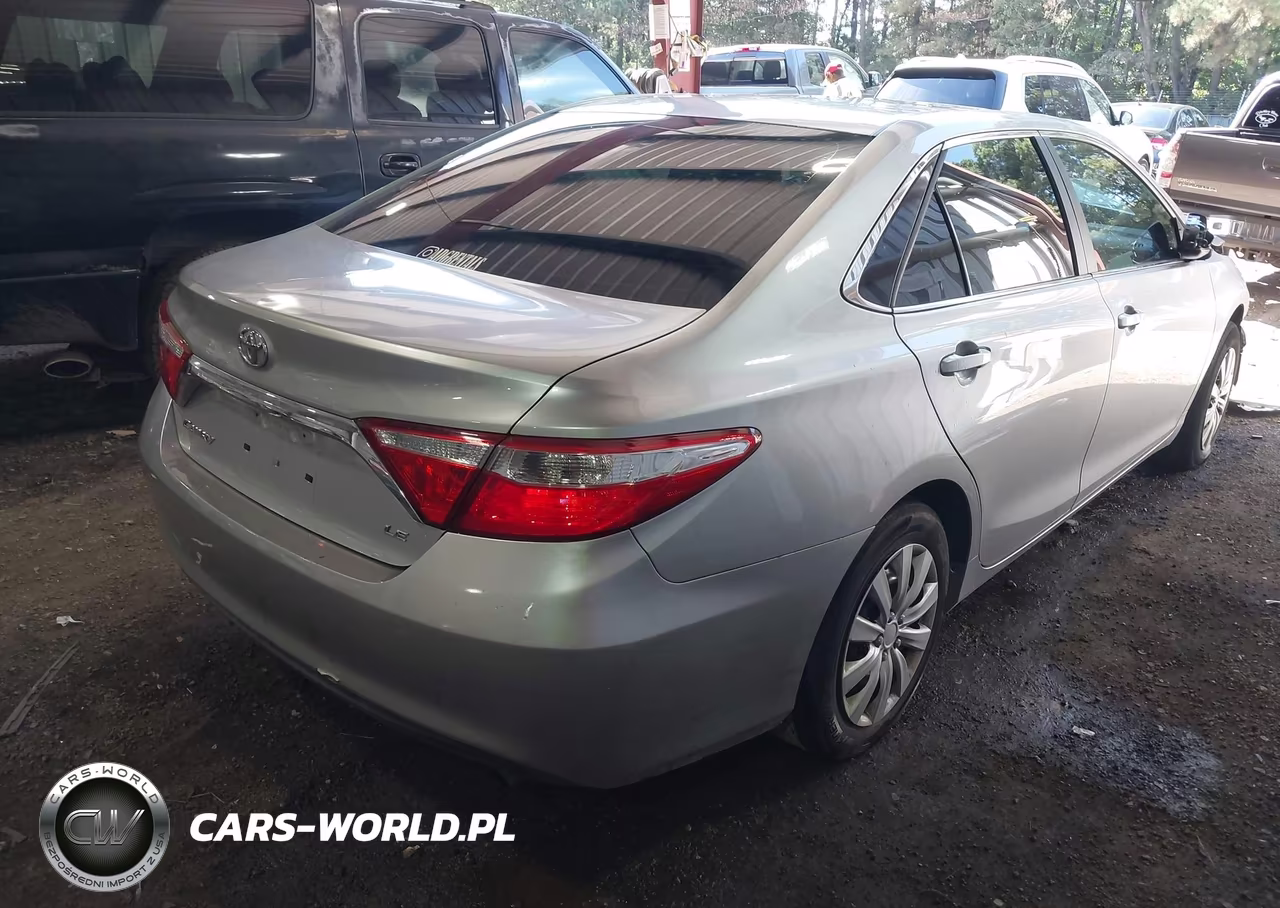 2015 Toyota Camry Le VIN:4T4BF1FK5FR502348 - 4