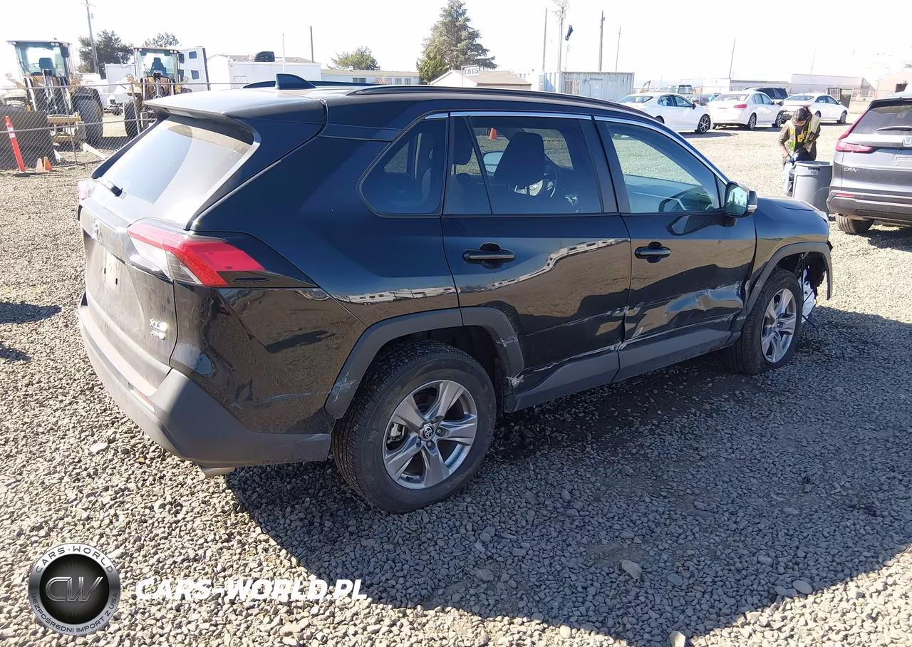 2025 Toyota Rav4 Xle VIN:2T3P1RFV3SW552769 - 4