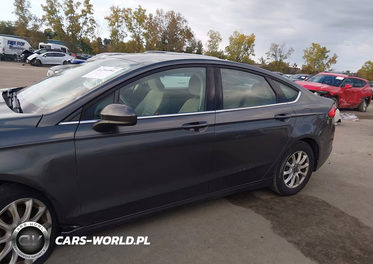 2017 Ford Fusion S VIN:3FA6P0G7XHR103887 - 14