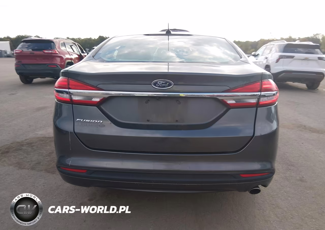 2017 Ford Fusion S VIN:3FA6P0G7XHR103887 - 16