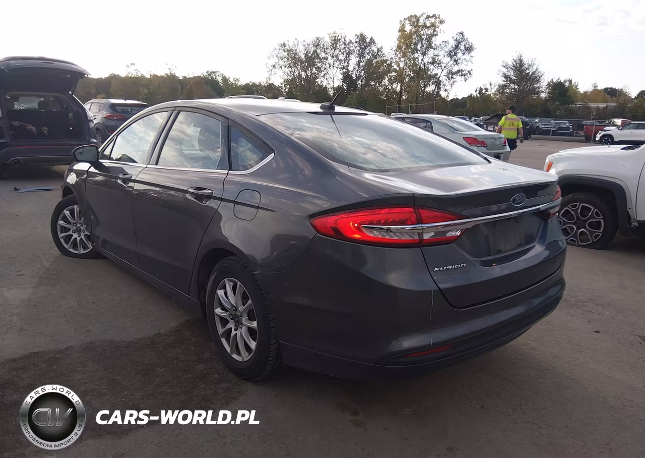 2017 Ford Fusion S VIN:3FA6P0G7XHR103887 - 3