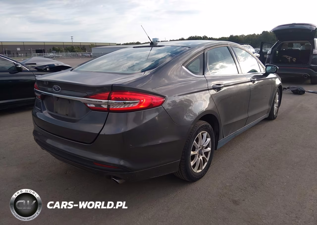 2017 Ford Fusion S VIN:3FA6P0G7XHR103887 - 4