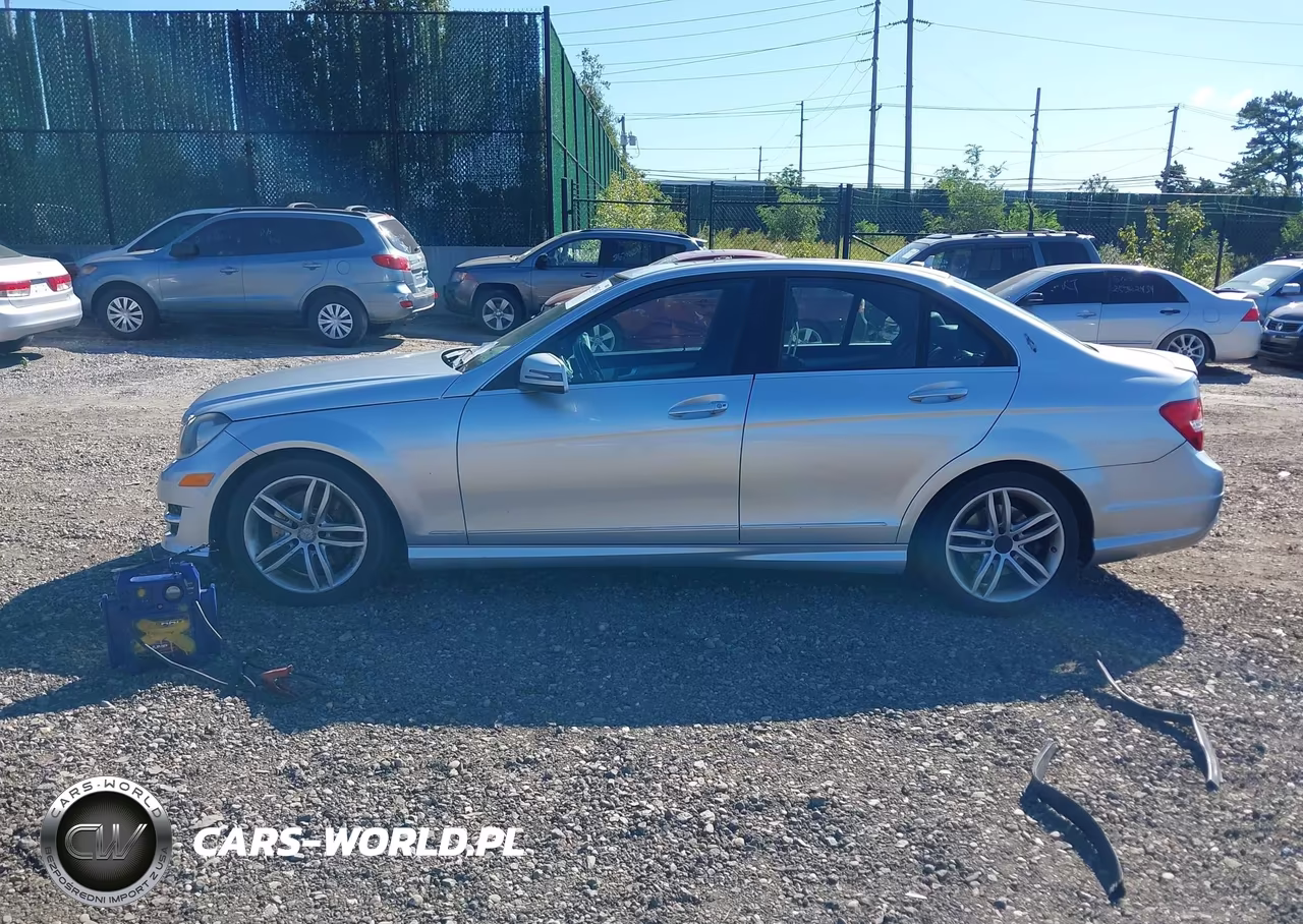 2013 Mercedes-Benz C 300 Luxury 4Matic-Sport 4Matic VIN:WDDGF8AB6DG123185 - 14