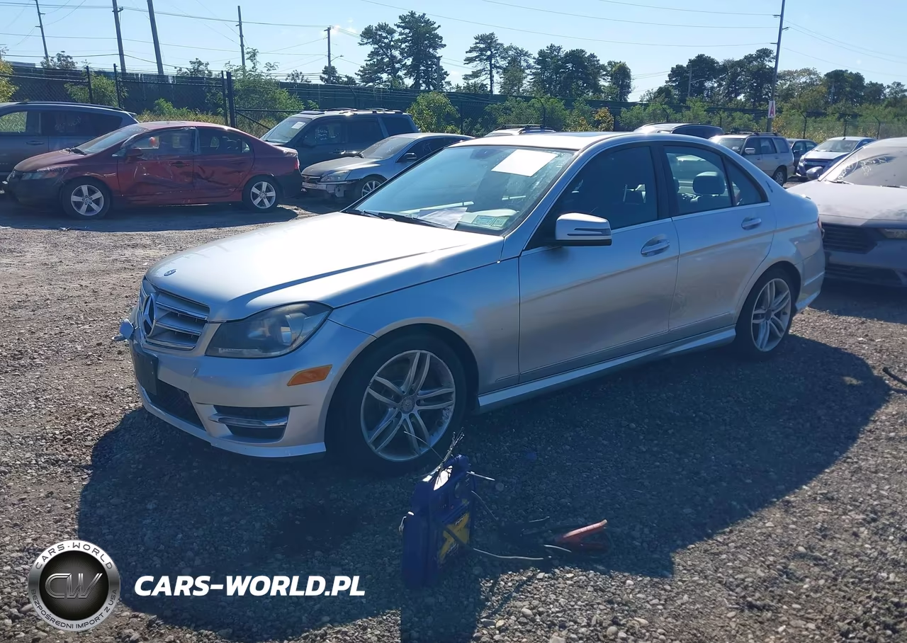 2013 Mercedes-Benz C 300 Luxury 4Matic-Sport 4Matic VIN:WDDGF8AB6DG123185 - 2