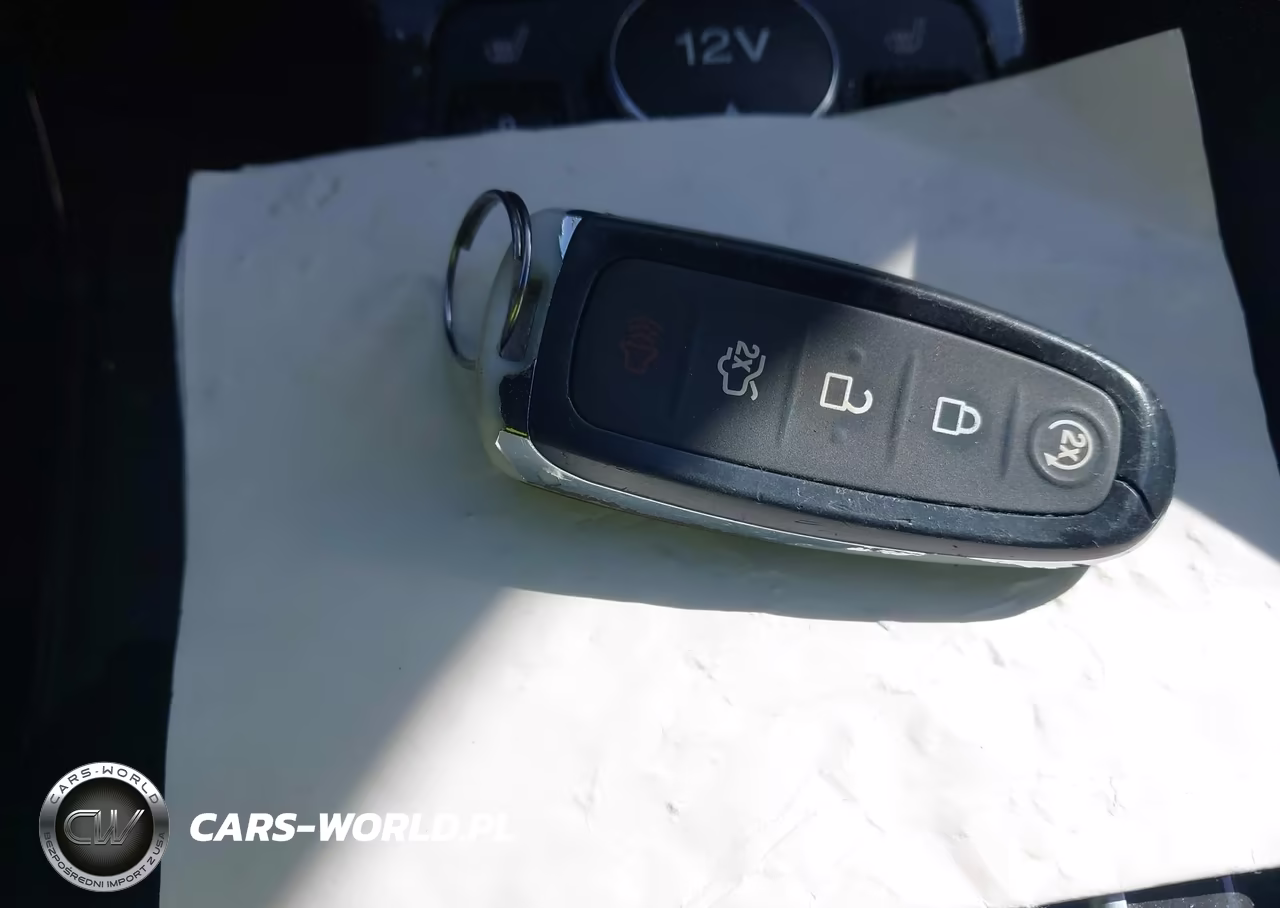 2016 Ford Escape Titanium VIN:1FMCU0J98GUB57742 - 11