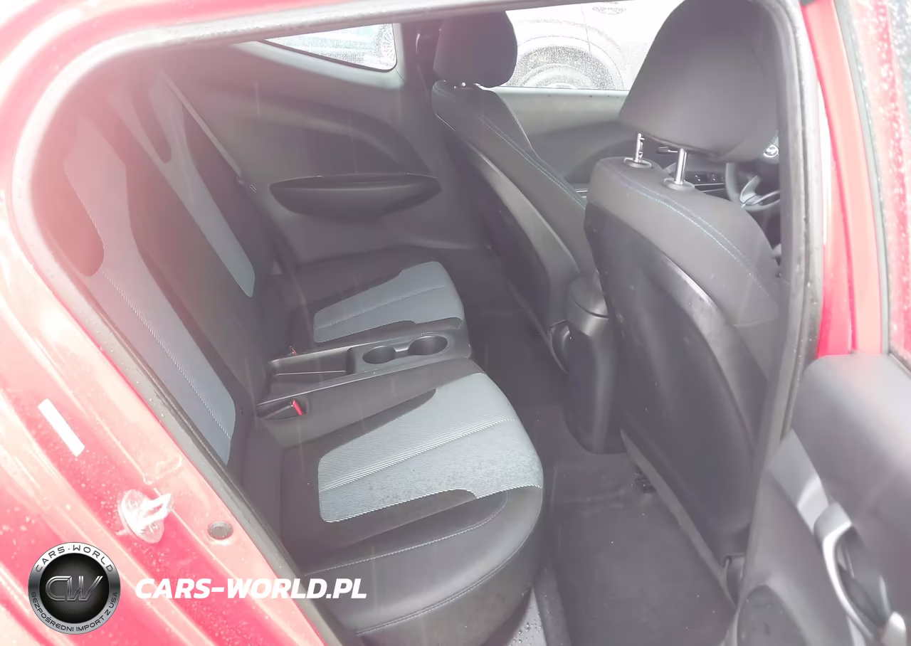 2019 Hyundai Veloster 2.0 VIN:KMHTG6AF5KU017303 - 8