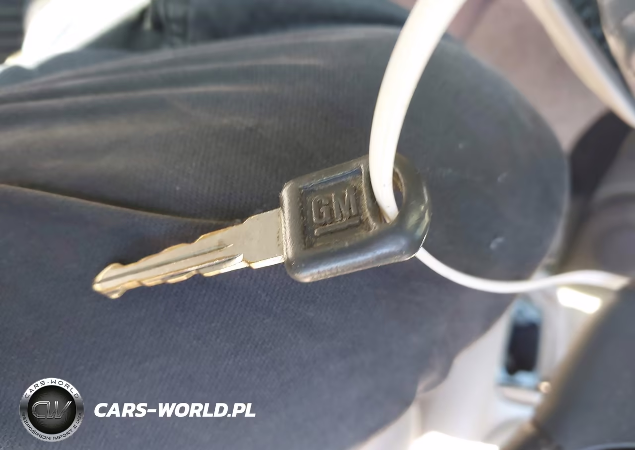 1998 Chevrolet Suburban 1500 VIN:1GNFK16R6WJ345916 - 11