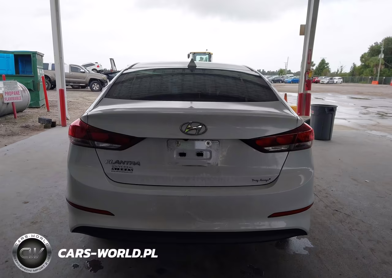 2018 Hyundai Elantra Value Edition VIN:5NPD84LF7JH310992 - 17