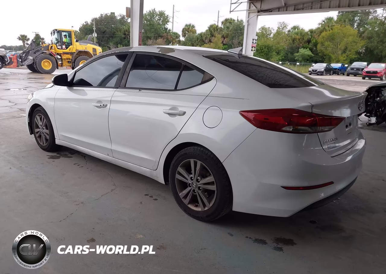 2018 Hyundai Elantra Value Edition VIN:5NPD84LF7JH310992 - 3
