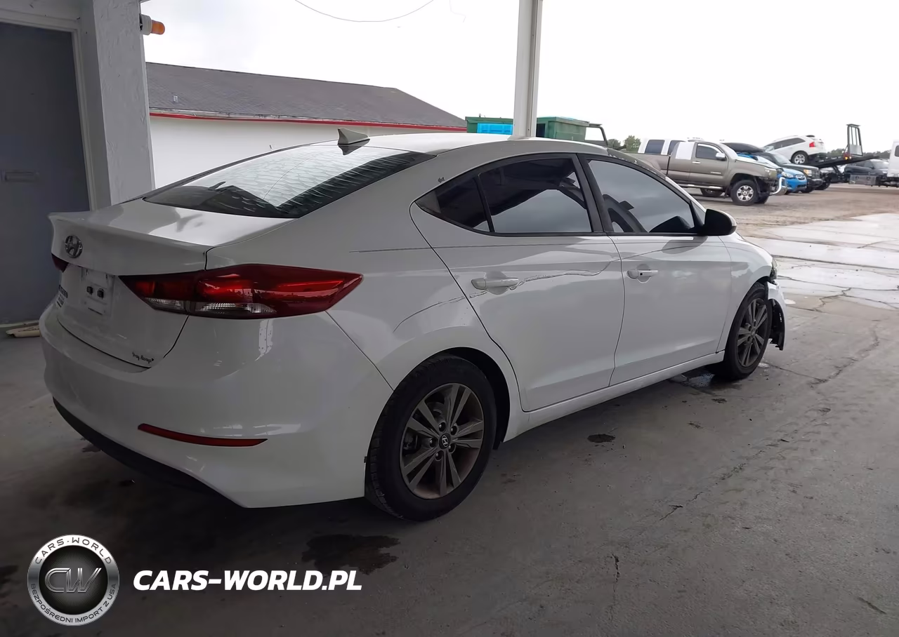2018 Hyundai Elantra Value Edition VIN:5NPD84LF7JH310992 - 4