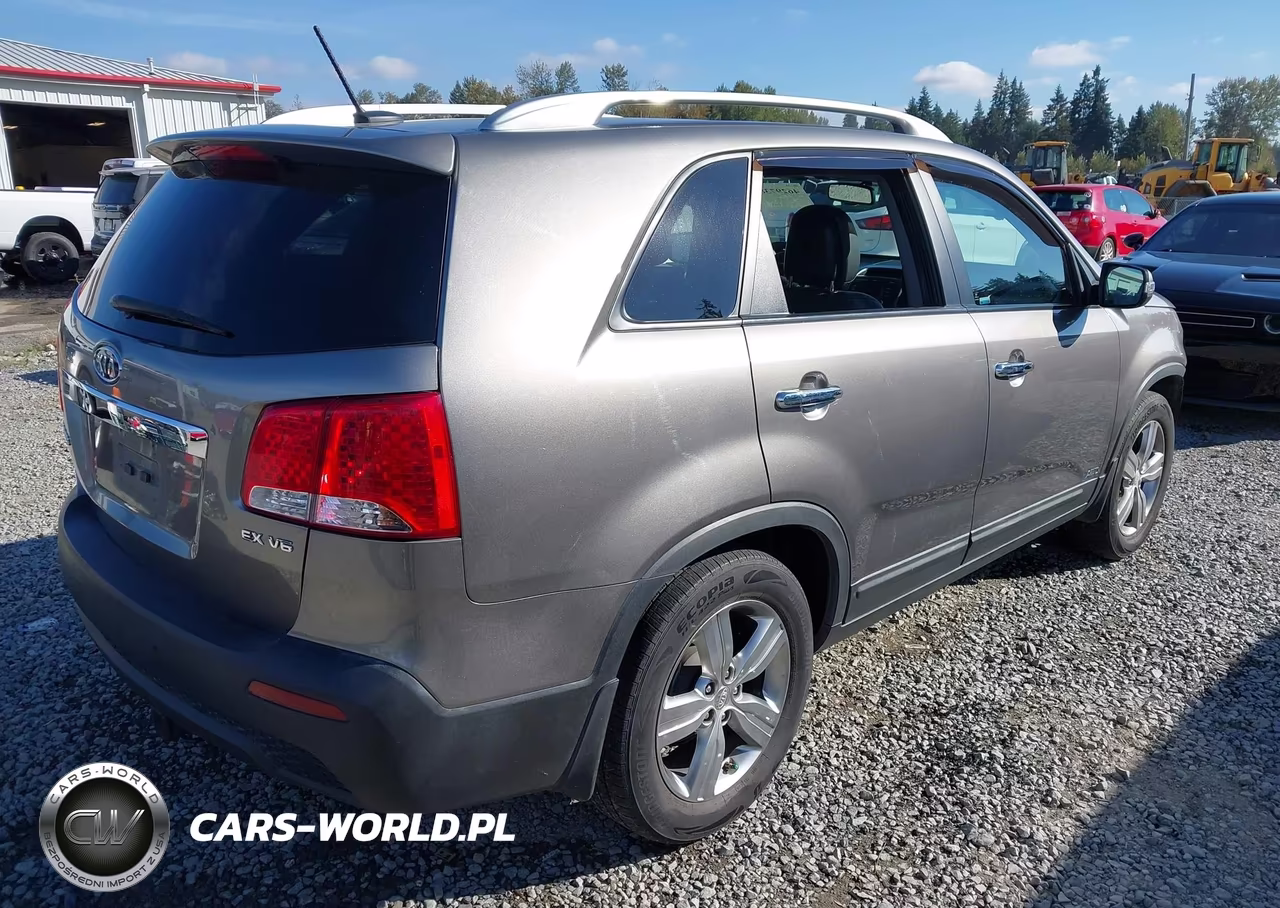 2013 Kia Sorento Ex V6 VIN:5XYKUDA27DG376408 - 4