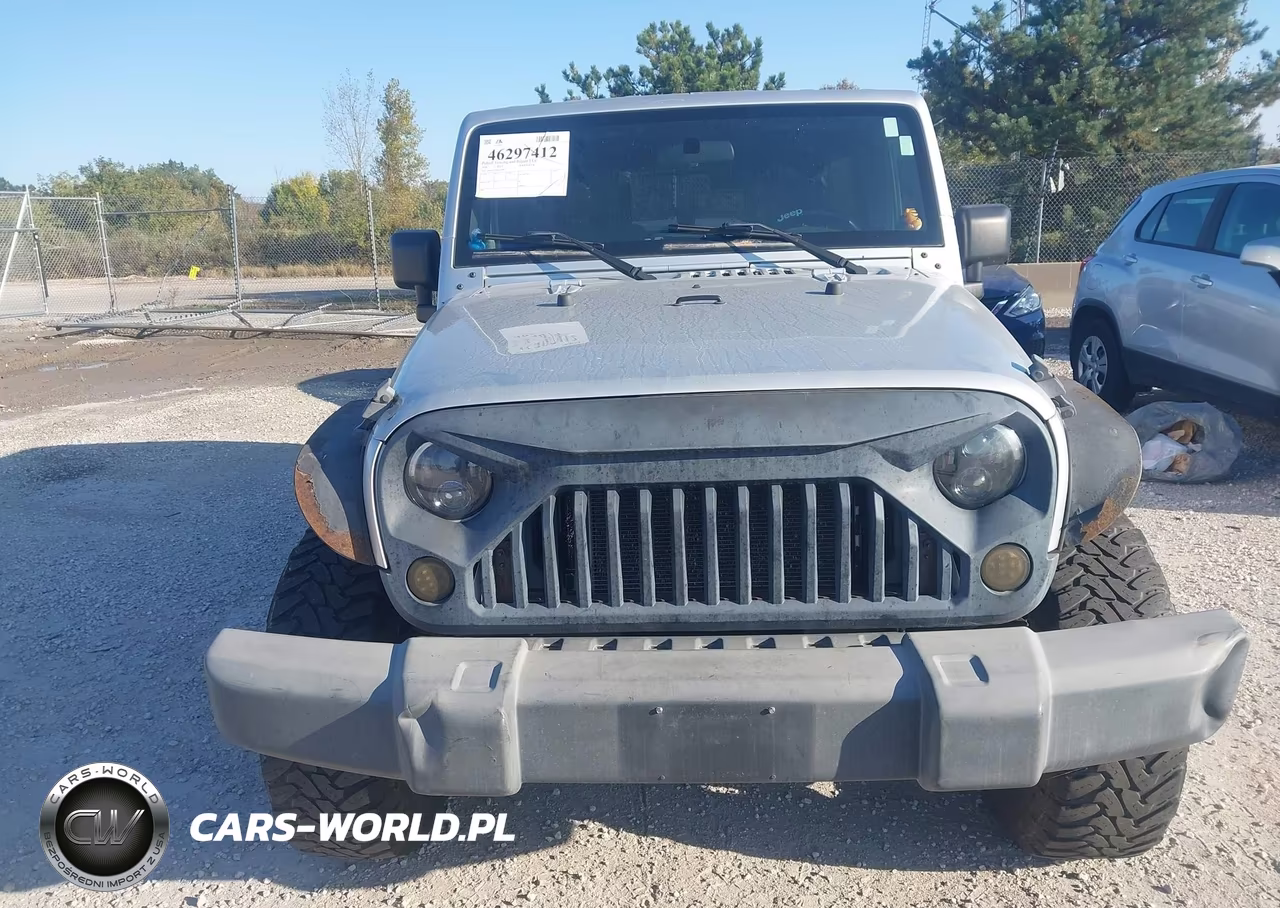 2008 Jeep Wrangler Unlimited Sahara VIN:1J4GA59138L653091 - 12