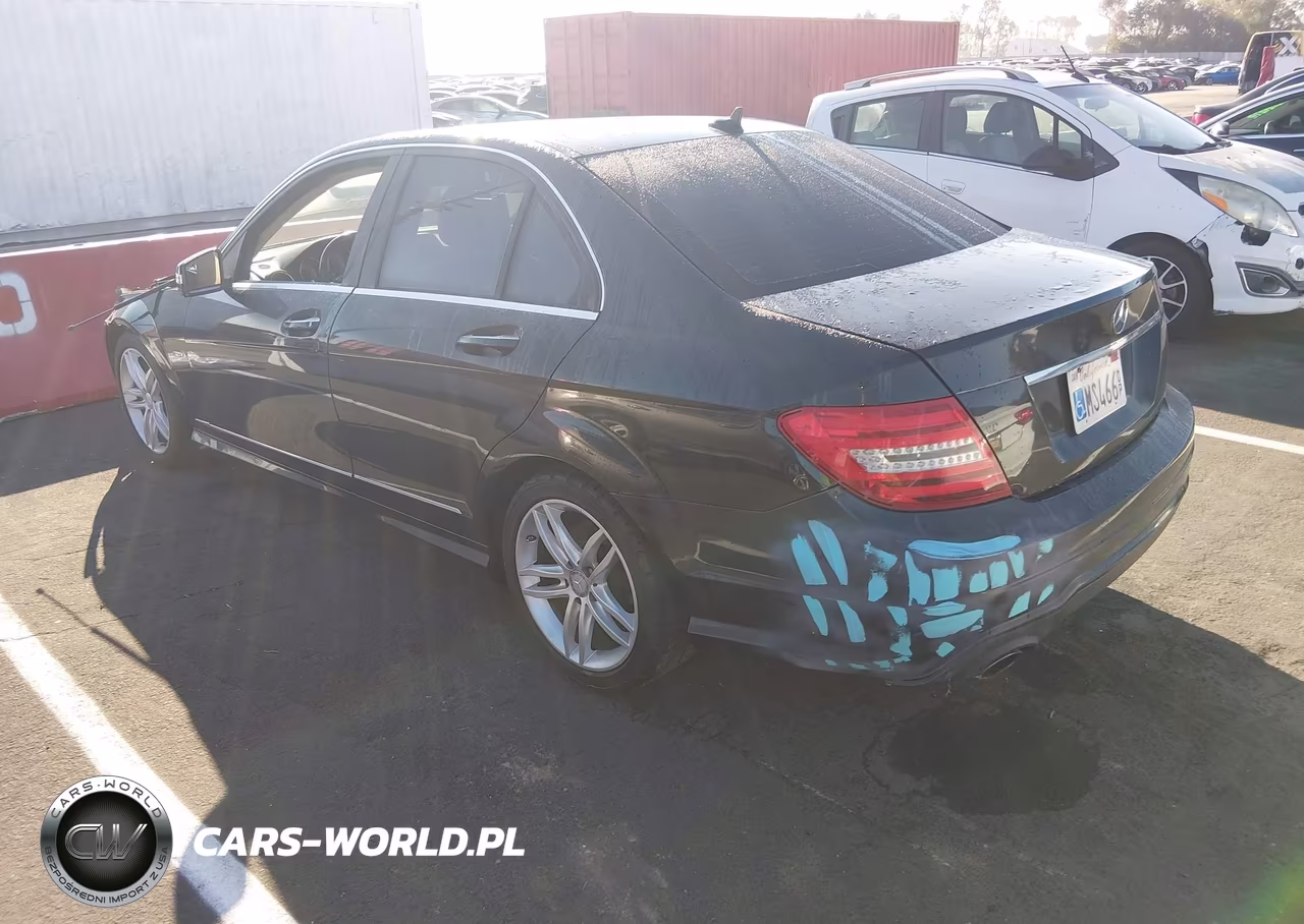 2012 Mercedes-Benz C 250 Sport VIN:WDDGF4HB7CR197524 - 3
