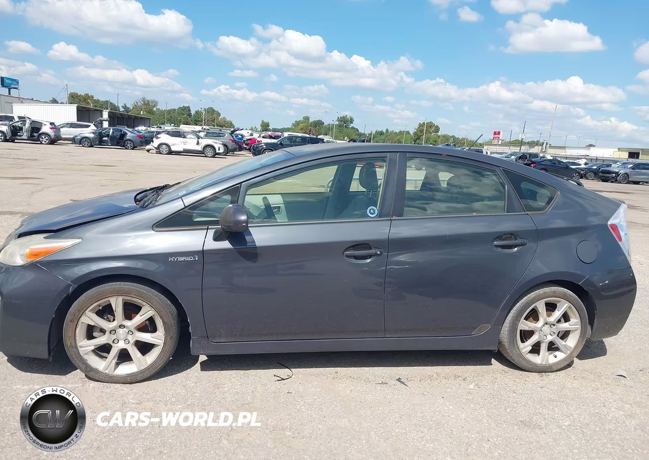 2014 Toyota Prius Two VIN:JTDKN3DU8E0376218 - 14