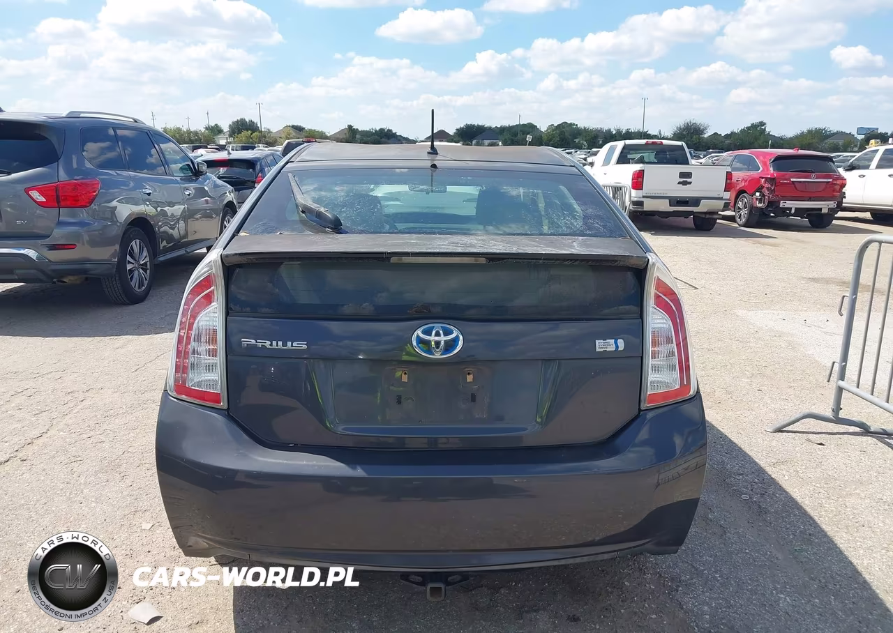 2014 Toyota Prius Two VIN:JTDKN3DU8E0376218 - 16