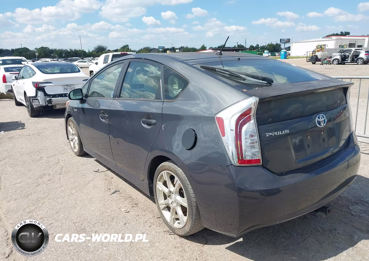 2014 Toyota Prius Two VIN:JTDKN3DU8E0376218 - 3