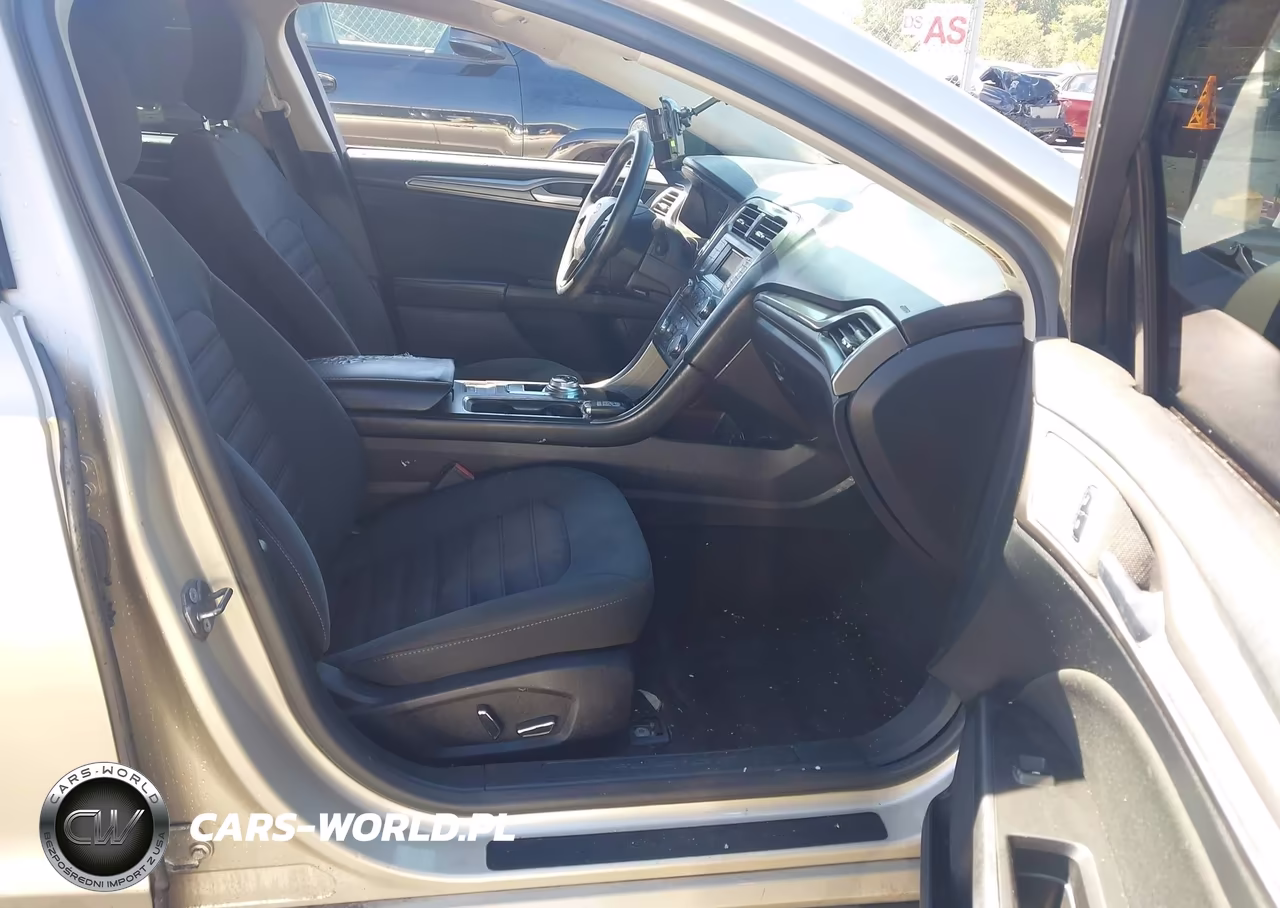 2017 Ford Fusion Se VIN:3FA6P0H74HR102555 - 5