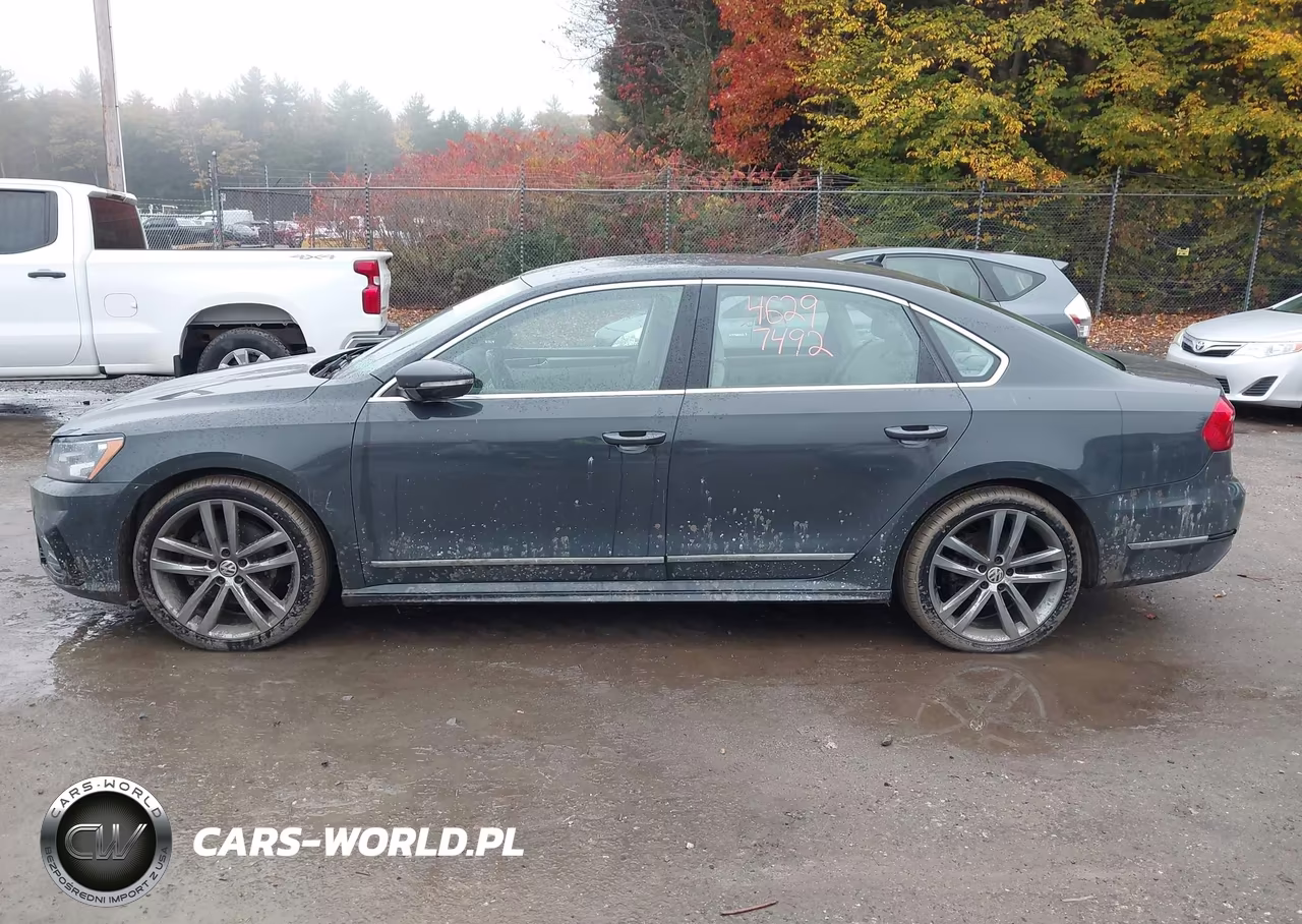 2016 Volkswagen Passat 1.8T R-Line VIN:1VWAT7A34GC052556 - 12