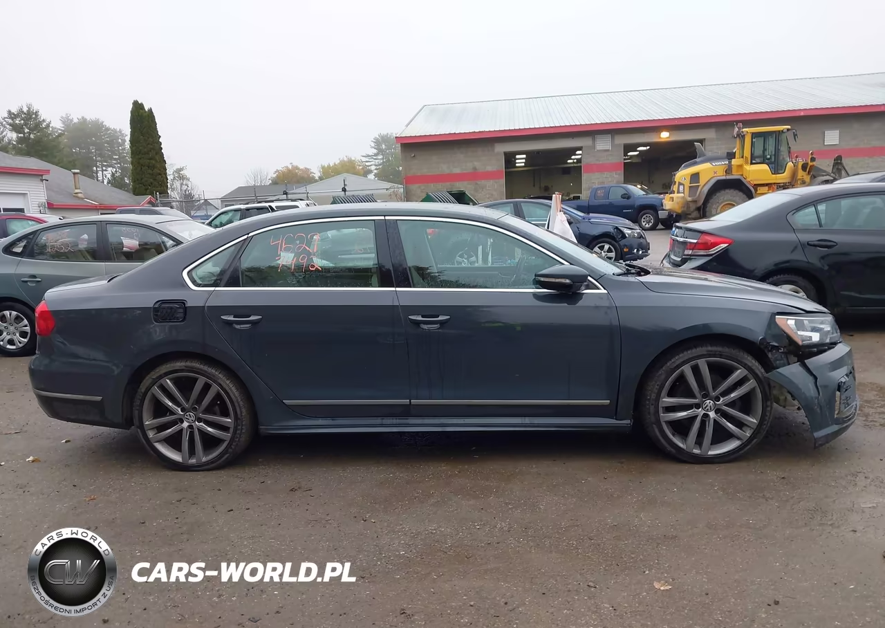 2016 Volkswagen Passat 1.8T R-Line VIN:1VWAT7A34GC052556 - 14