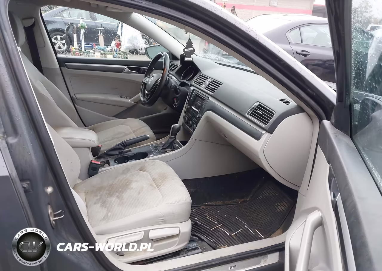 2016 Volkswagen Passat 1.8T R-Line VIN:1VWAT7A34GC052556 - 5