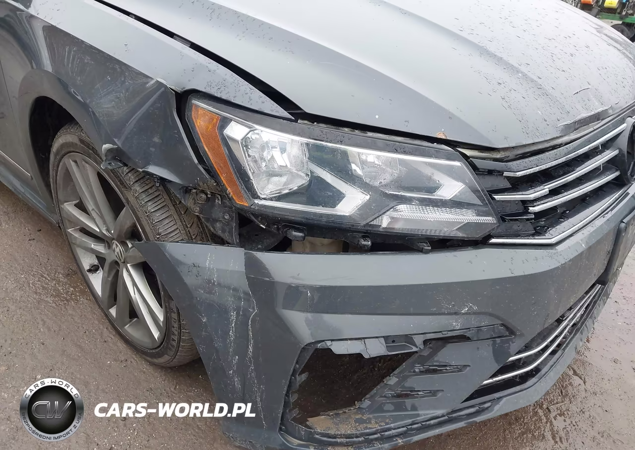 2016 Volkswagen Passat 1.8T R-Line VIN:1VWAT7A34GC052556 - 6