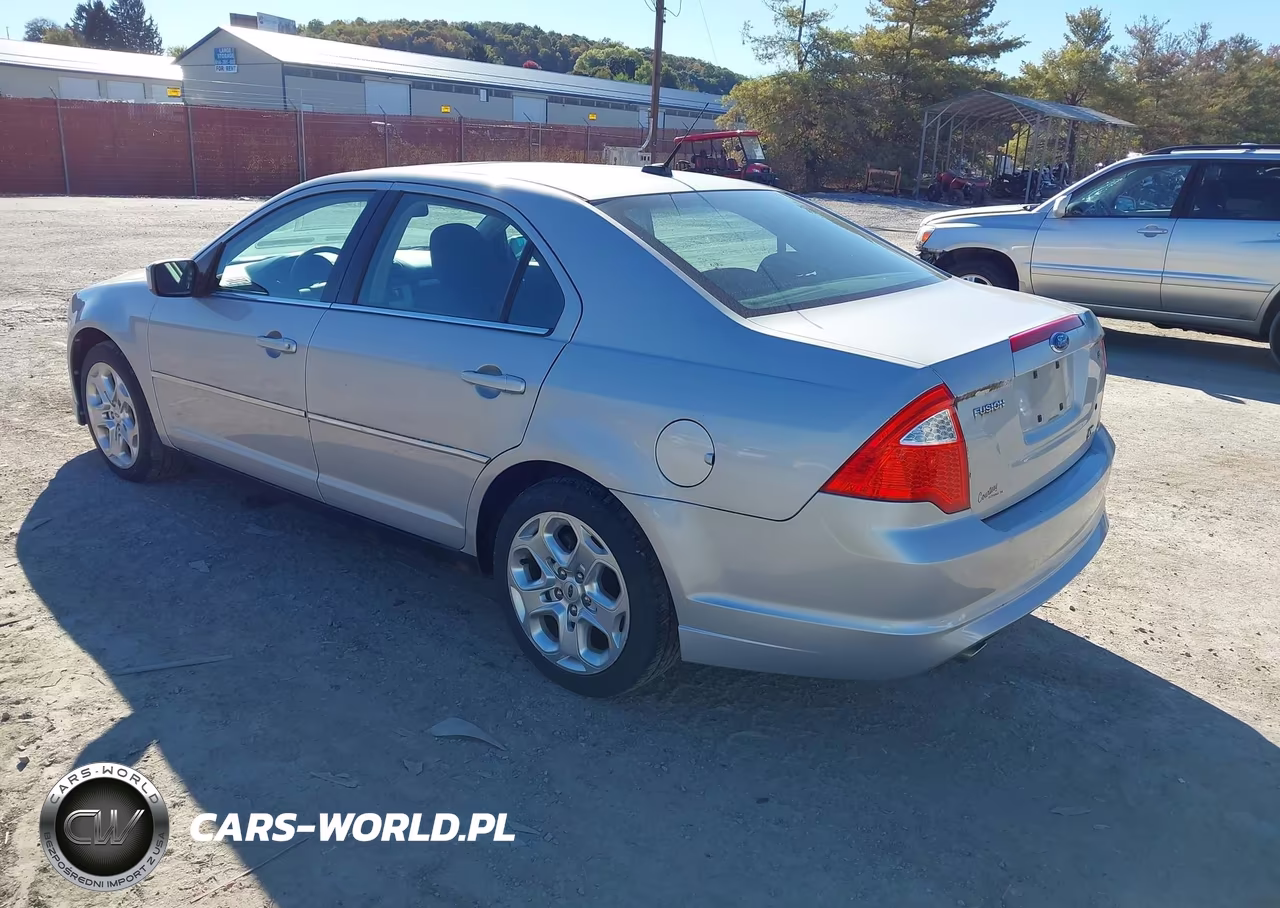 2010 Ford Fusion Se VIN:3FAHP0HG2AR242943 - 3