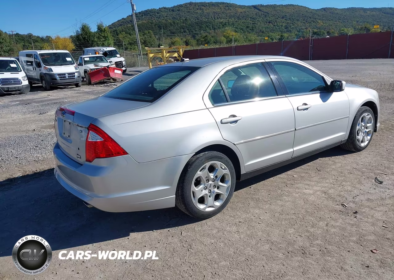 2010 Ford Fusion Se VIN:3FAHP0HG2AR242943 - 4
