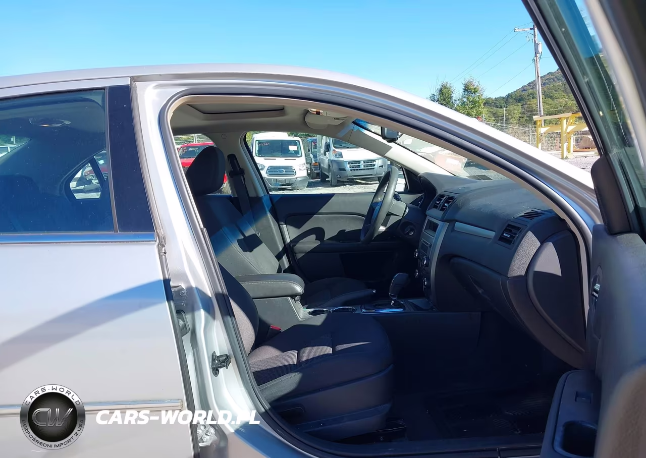 2010 Ford Fusion Se VIN:3FAHP0HG2AR242943 - 5