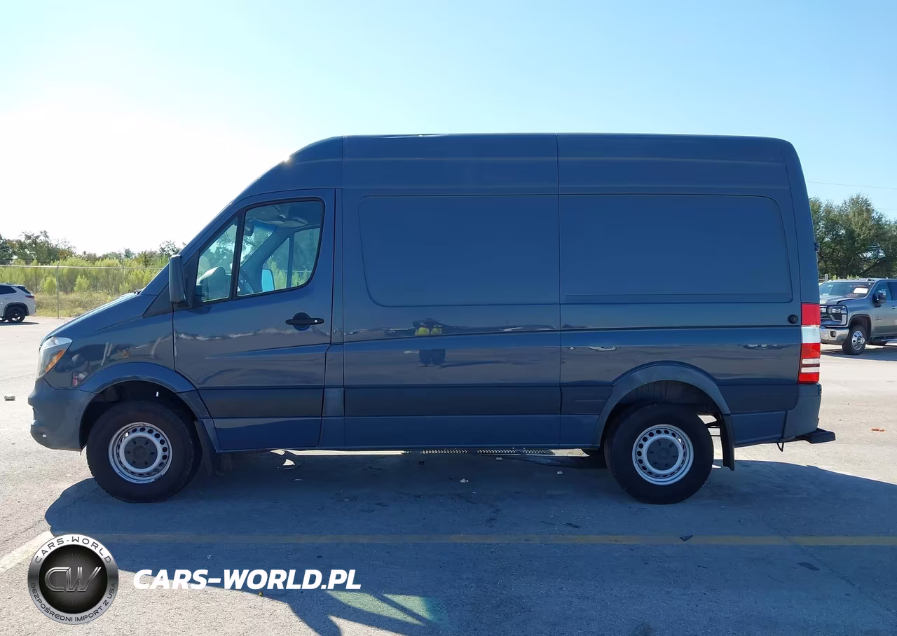 2018 Mercedes-Benz Sprinter 2500 Standard Roof V6 VIN:WD3PE7CDXJP639786 - 13