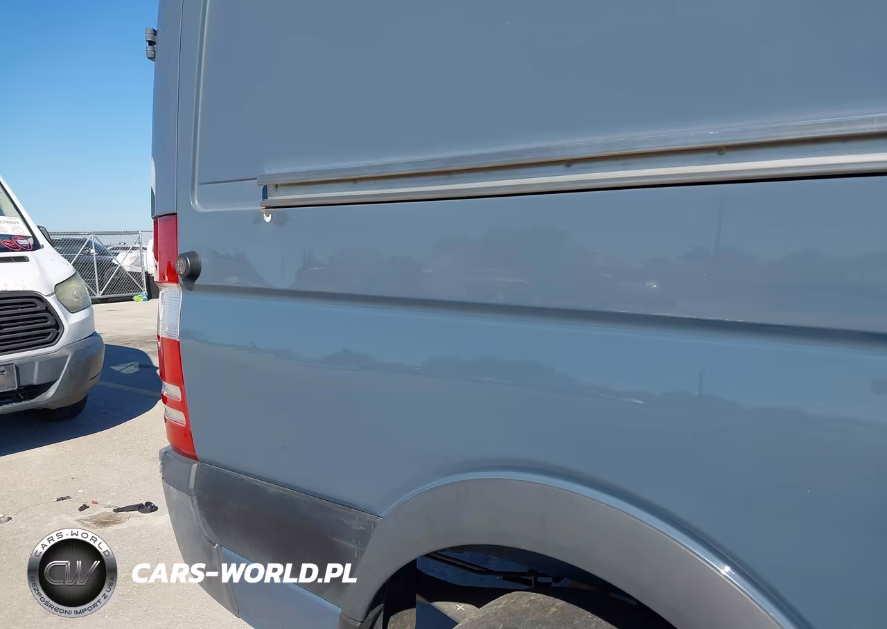 2018 Mercedes-Benz Sprinter 2500 Standard Roof V6 VIN:WD3PE7CDXJP639786 - 18