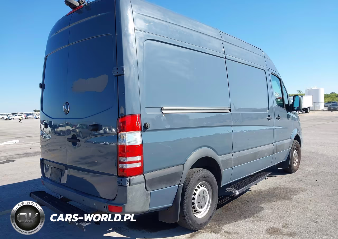 2018 Mercedes-Benz Sprinter 2500 Standard Roof V6 VIN:WD3PE7CDXJP639786 - 4