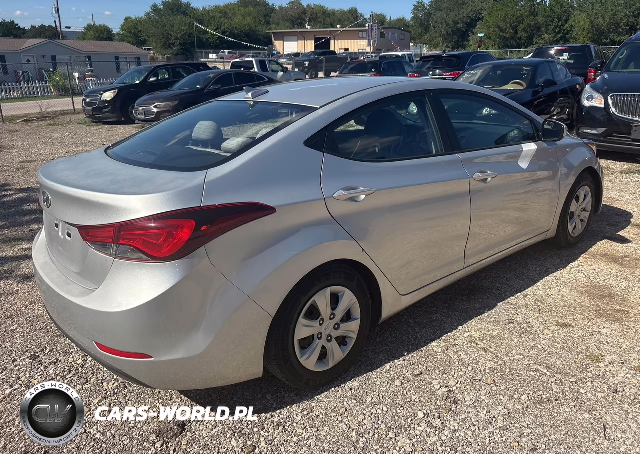 2016 Hyundai Elantra Se VIN:5NPDH4AE6GH680561 - 4