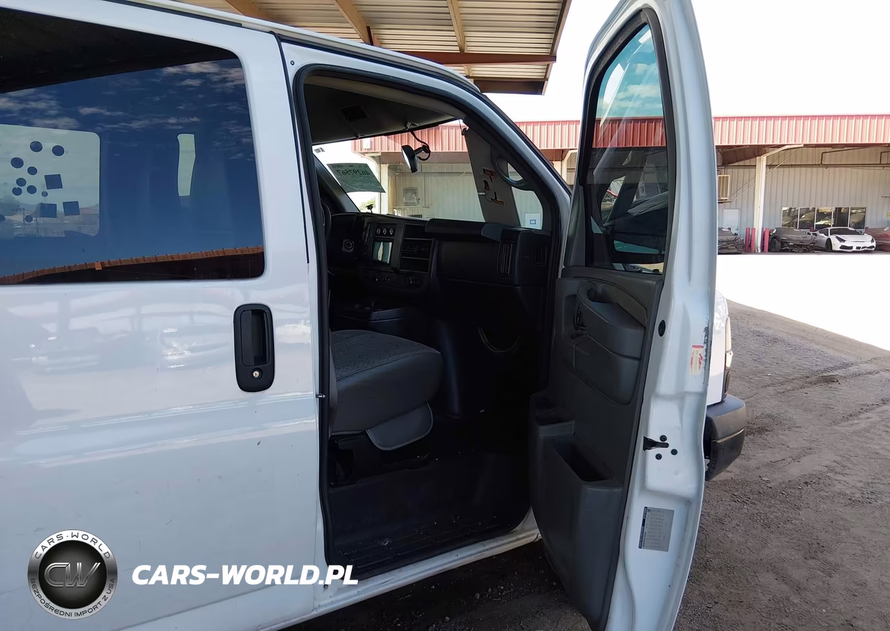 2015 Chevrolet Express 3500 Lt VIN:1GAZGYFG3F1229709 - 5