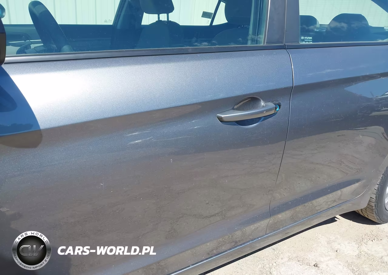 2018 Hyundai Elantra Sel VIN:5NPD84LFXJH240940 - 17