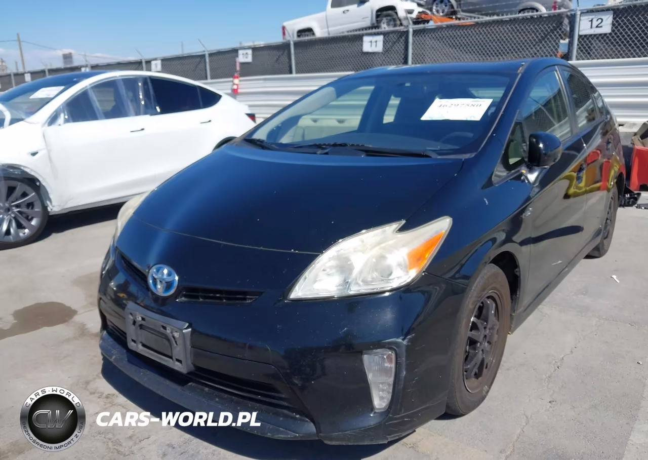 2013 Toyota Prius Two VIN:JTDKN3DU6D1727104 - 6