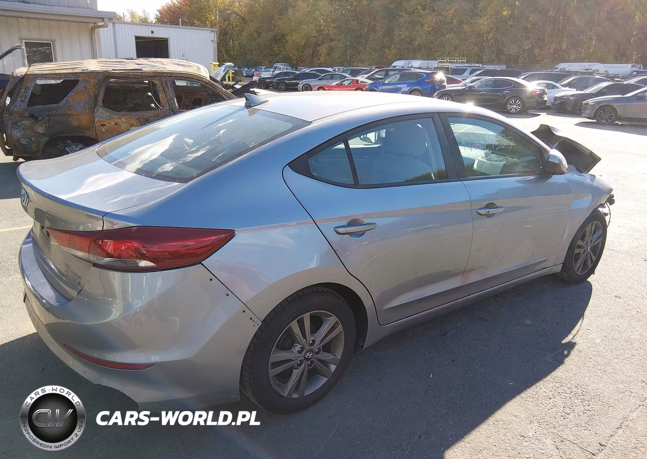 2017 Hyundai Elantra Se VIN:5NPD84LF4HH079589 - 4