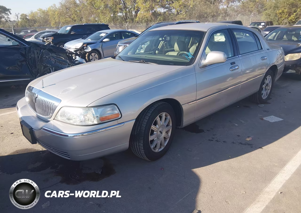 2009 Lincoln Town Car Signature Limited VIN:2LNHM82V39X602335 - 2
