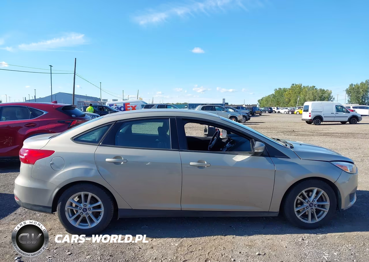 2015 Ford Focus Se VIN:1FADP3F2XFL367038 - 14