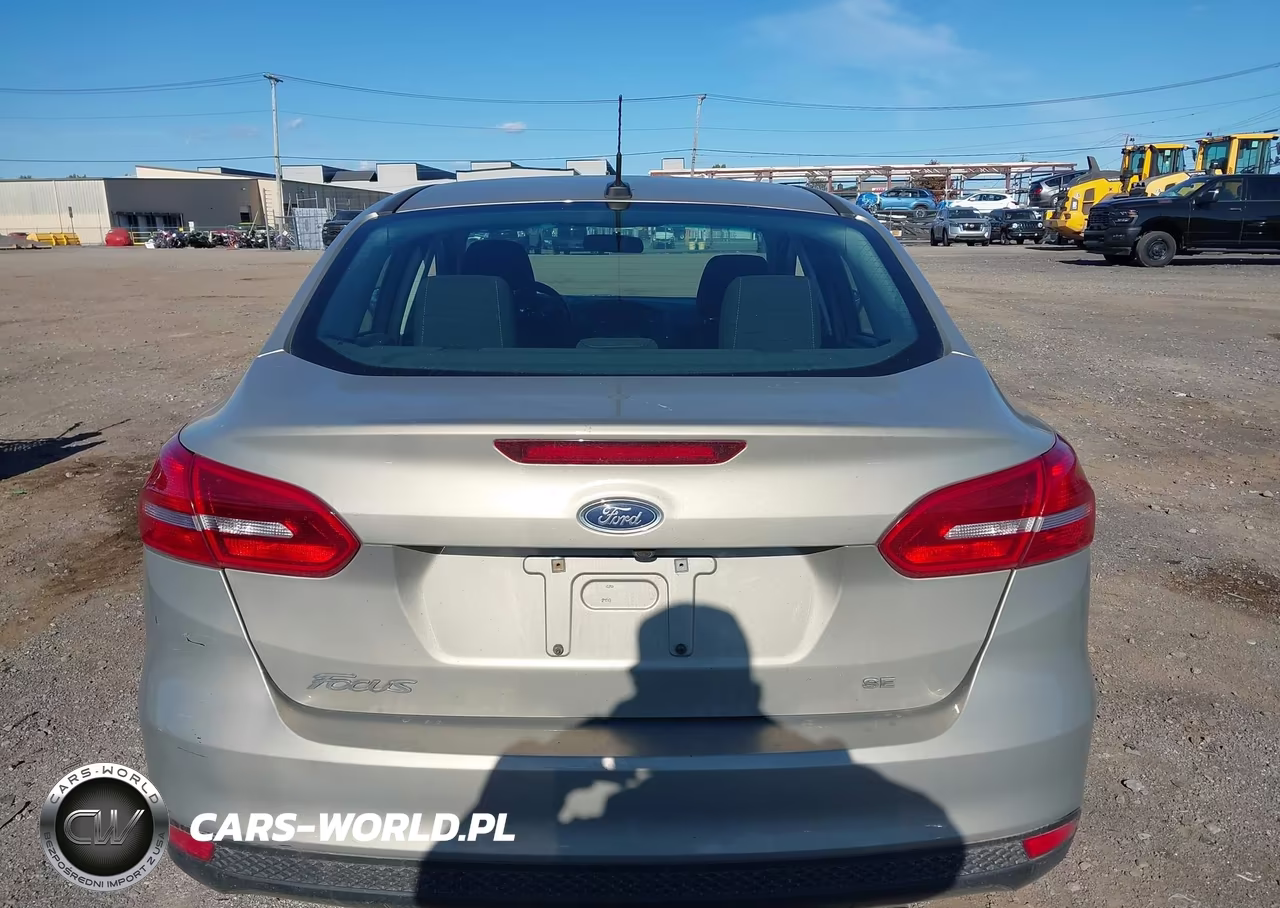 2015 Ford Focus Se VIN:1FADP3F2XFL367038 - 17