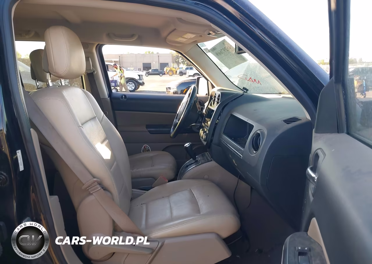 2012 Jeep Patriot Latitude VIN:1C4NJPFA1CD626424 - 5