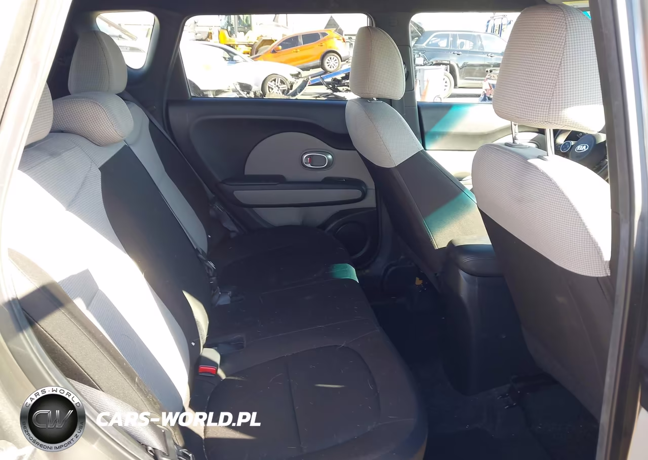 2018 Kia Soul VIN:KNDJN2A2XJ7572414 - 8