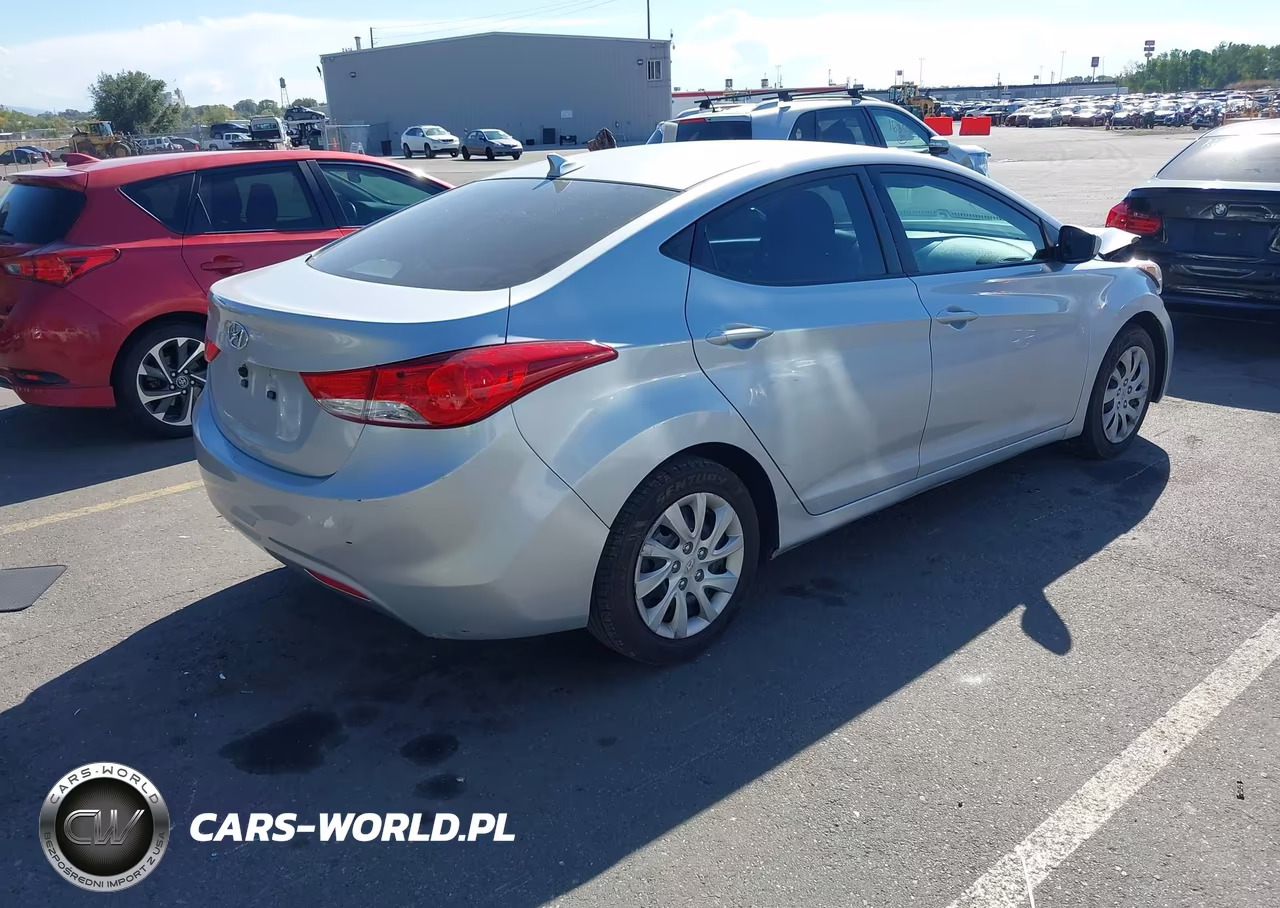 2011 Hyundai Elantra Gls VIN:5NPDH4AE8BH058942 - 4