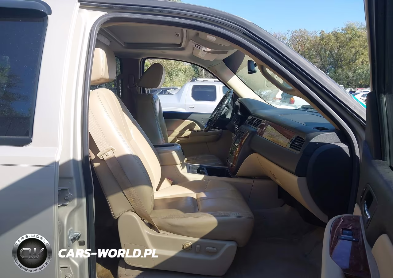 2007 Chevrolet Tahoe Ltz VIN:1GNFK13007R129679 - 5