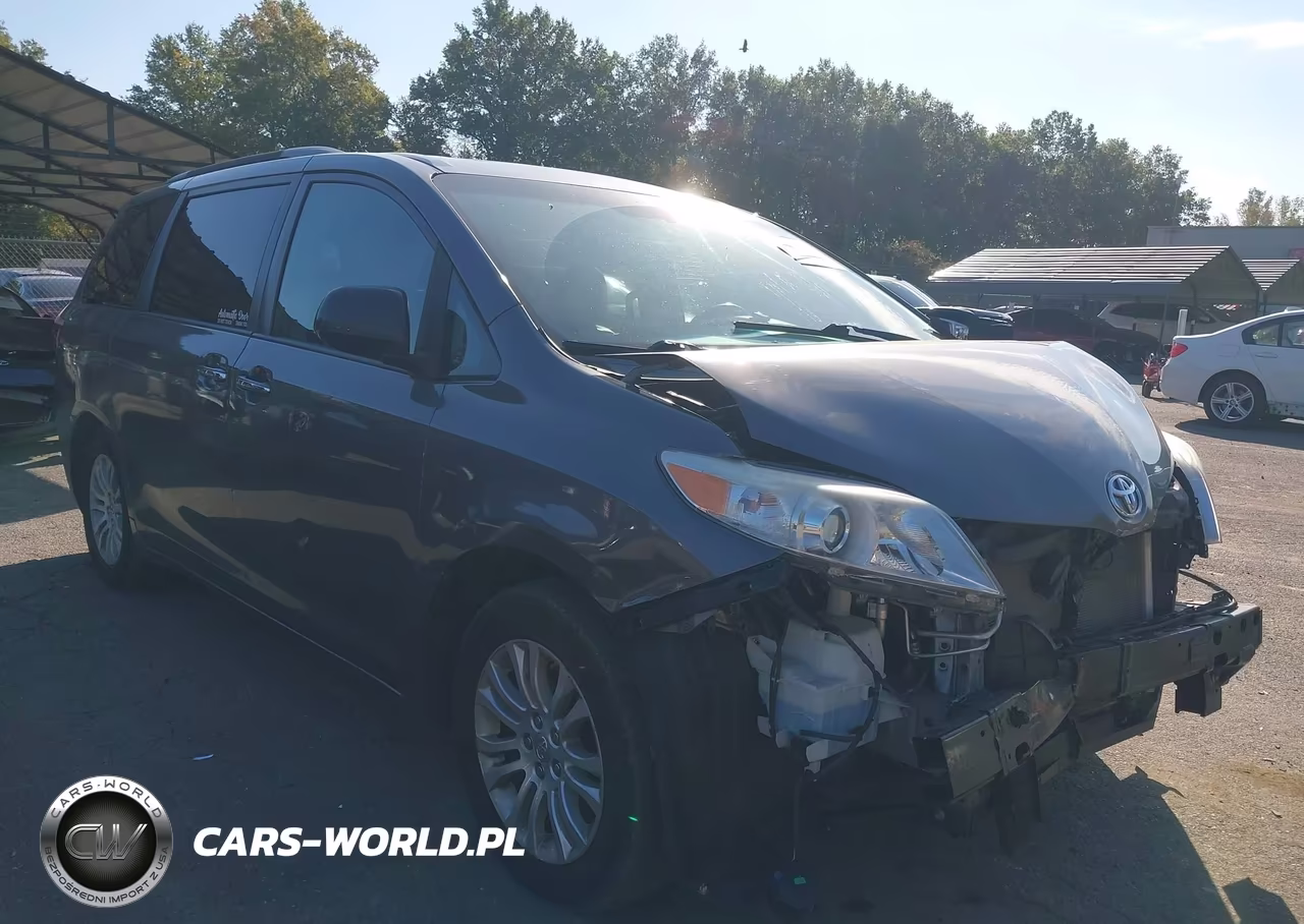 2015 Toyota Sienna Xle 8 Passenger