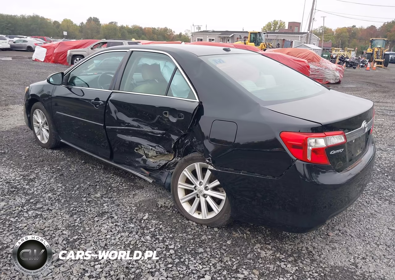 2014 Toyota Camry Xle V6 VIN:4T1BK1FKXEU024688 - 3