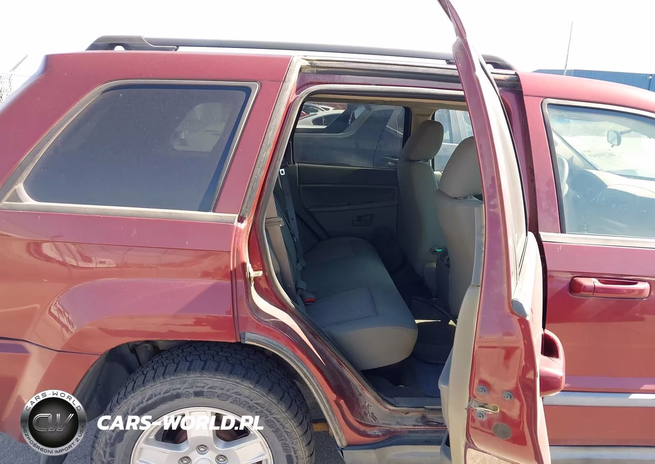 2007 Jeep Grand Cherokee Laredo VIN:1J8GR48K37C585434 - 8